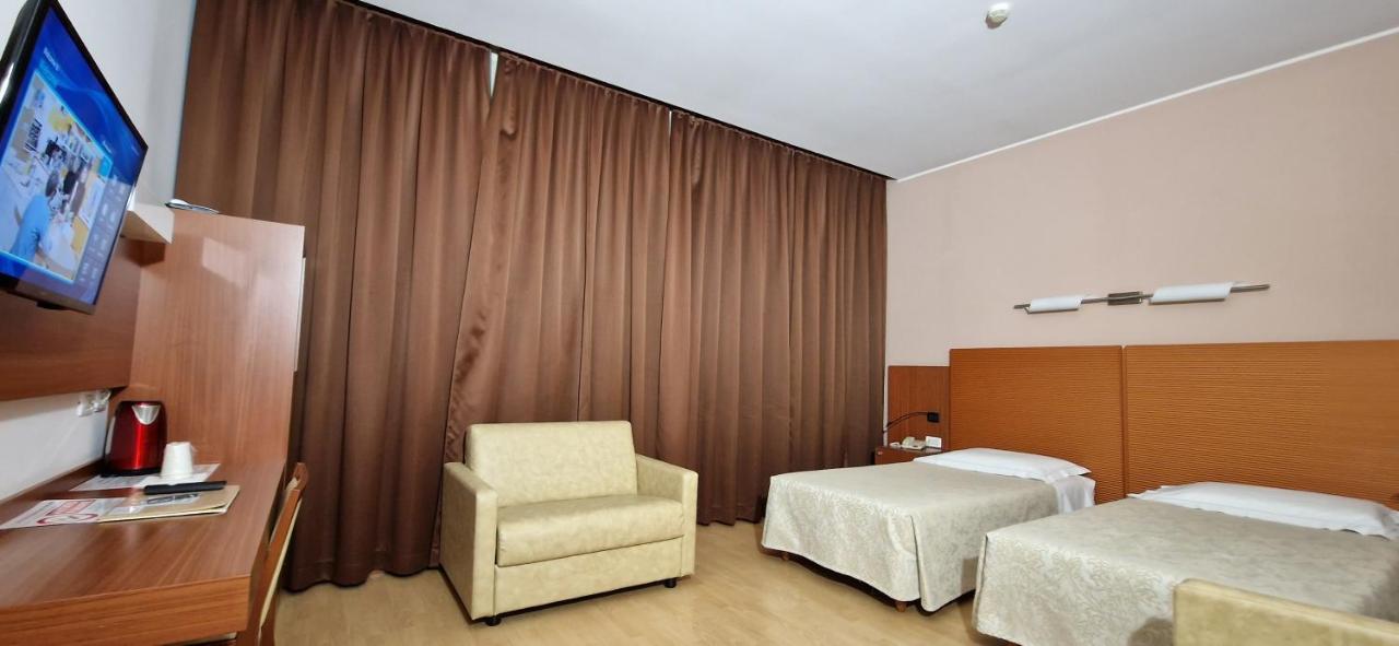 Bella Italia Palace Hotel Novare Extérieur photo