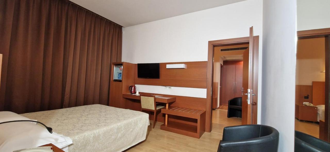 Bella Italia Palace Hotel Novare Extérieur photo