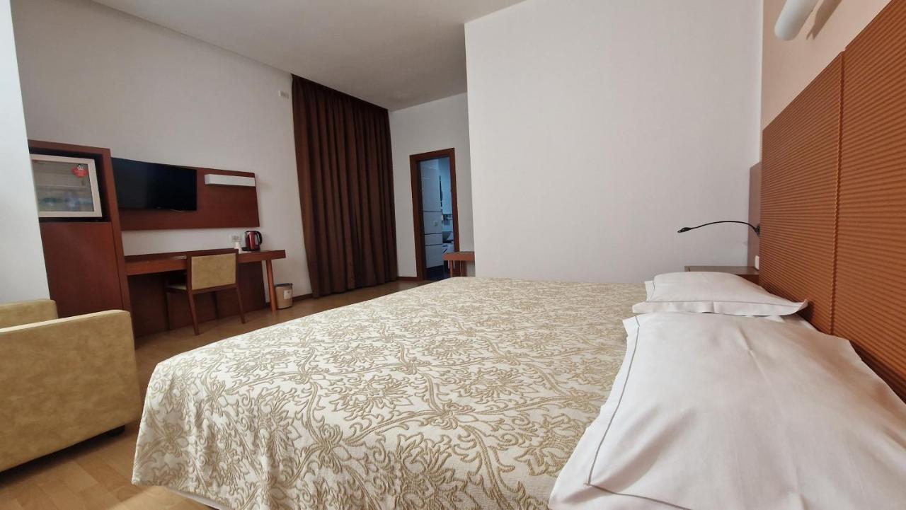 Bella Italia Palace Hotel Novare Extérieur photo