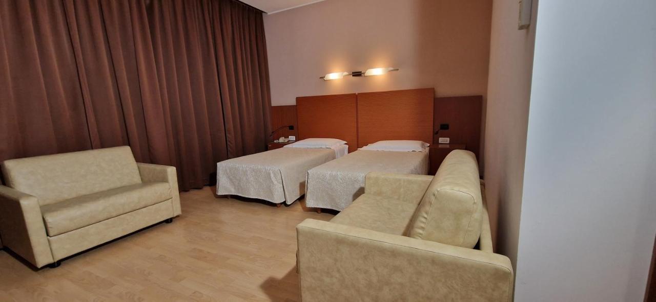 Bella Italia Palace Hotel Novare Extérieur photo