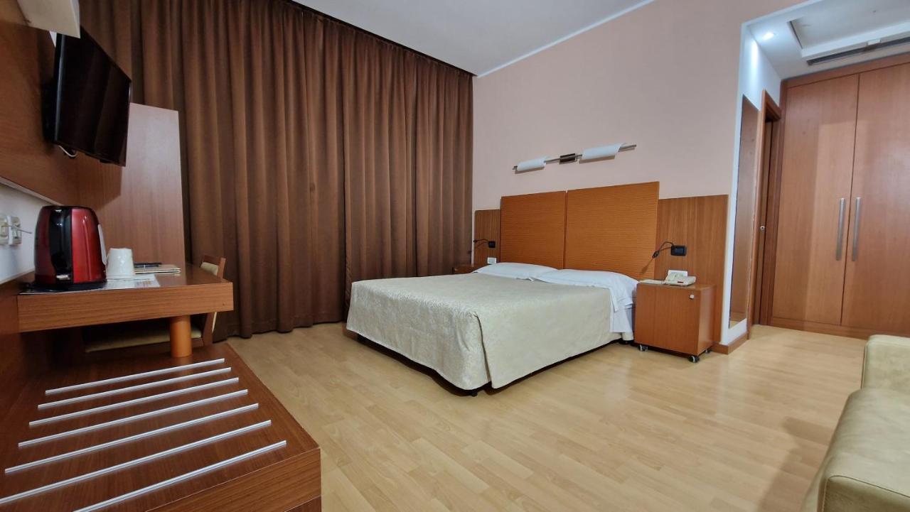 Bella Italia Palace Hotel Novare Extérieur photo