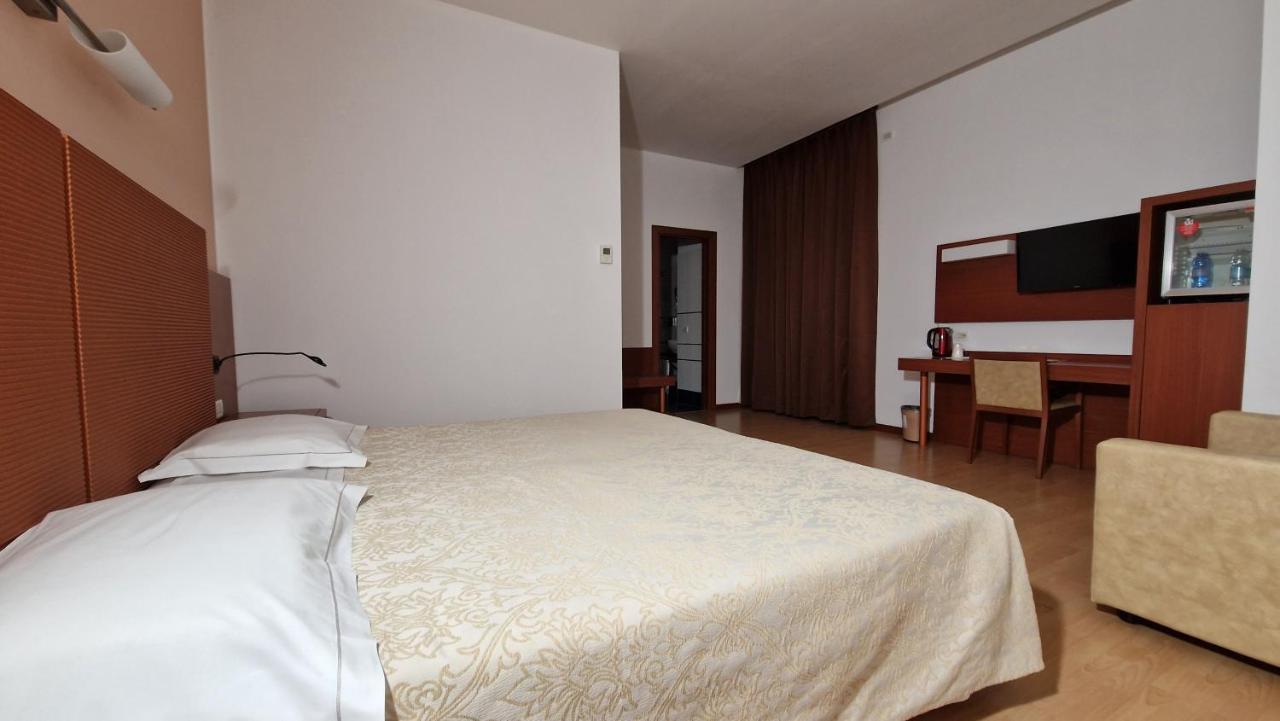 Bella Italia Palace Hotel Novare Extérieur photo