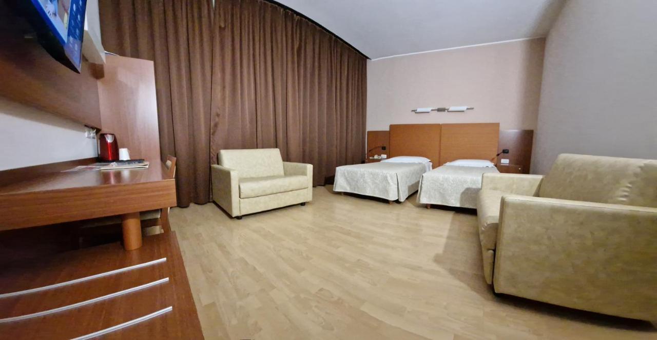 Bella Italia Palace Hotel Novare Extérieur photo