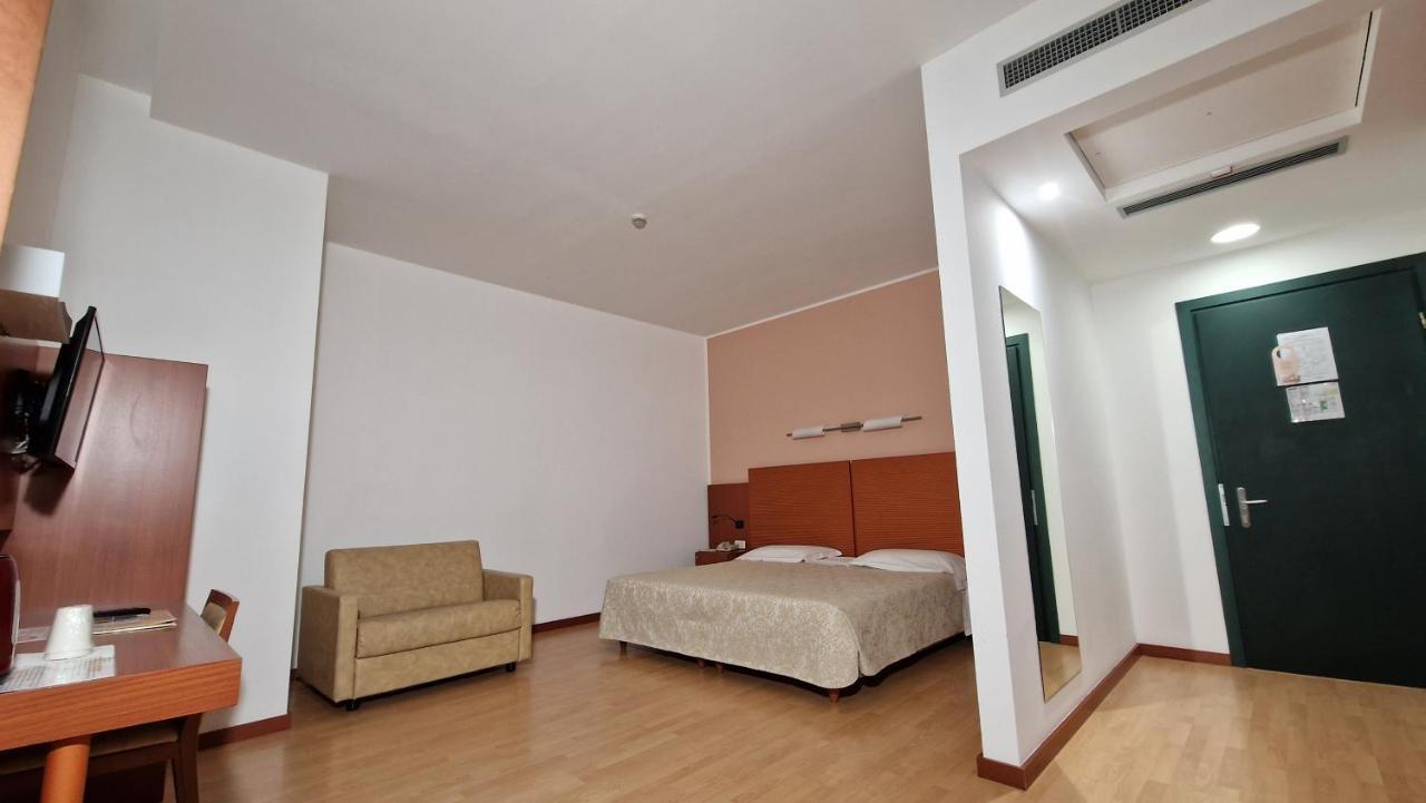 Bella Italia Palace Hotel Novare Extérieur photo