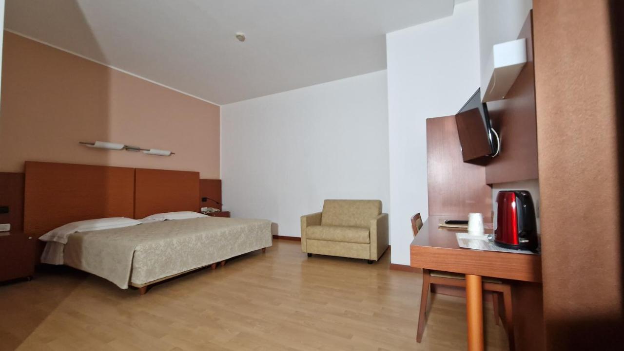 Bella Italia Palace Hotel Novare Extérieur photo