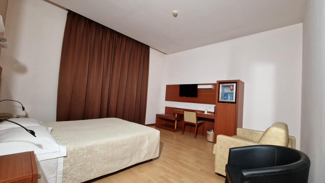 Bella Italia Palace Hotel Novare Extérieur photo