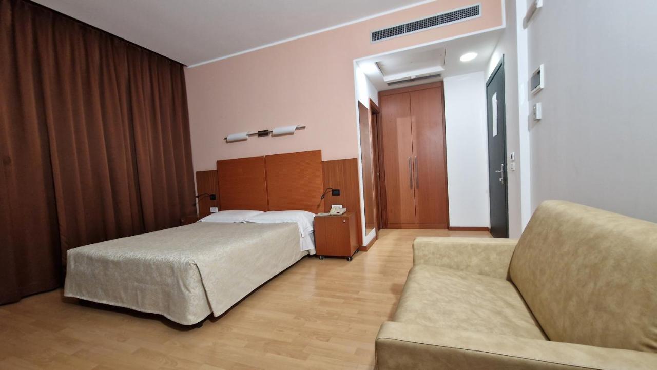 Bella Italia Palace Hotel Novare Extérieur photo