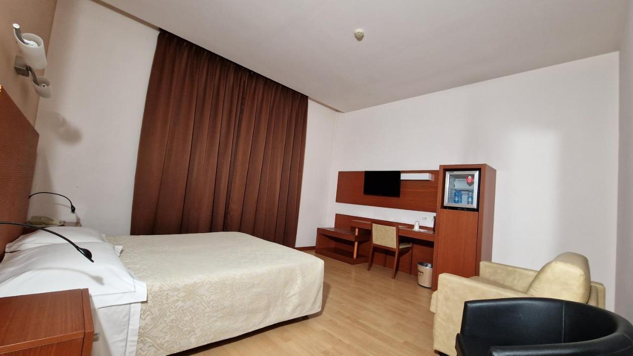Bella Italia Palace Hotel Novare Extérieur photo
