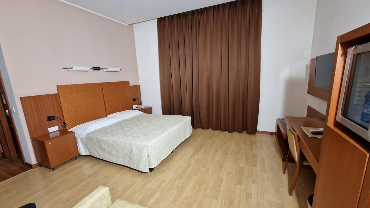 Bella Italia Palace Hotel Novare Extérieur photo